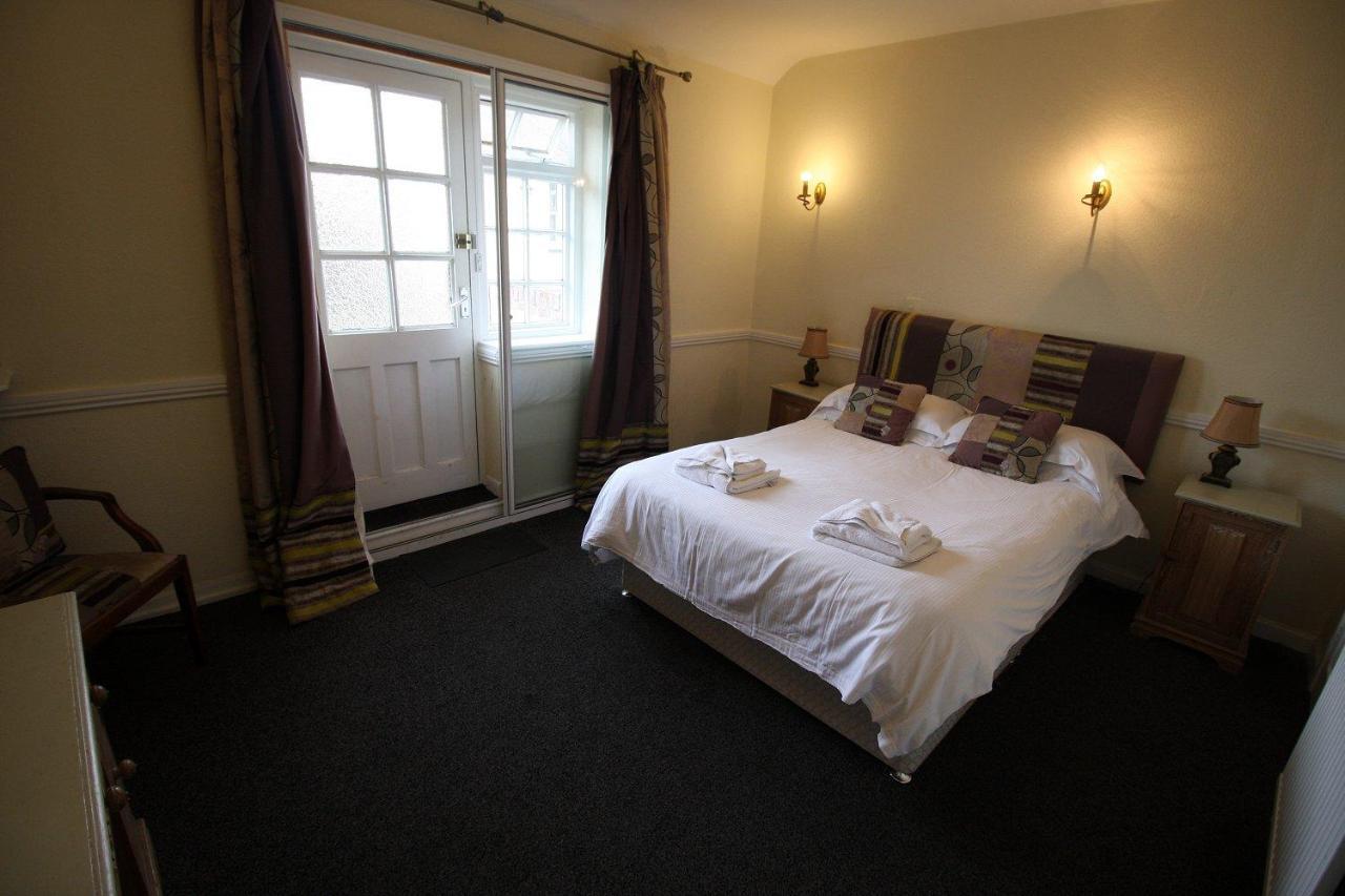 The White Hart Hotel Whitchurch  Værelse billede